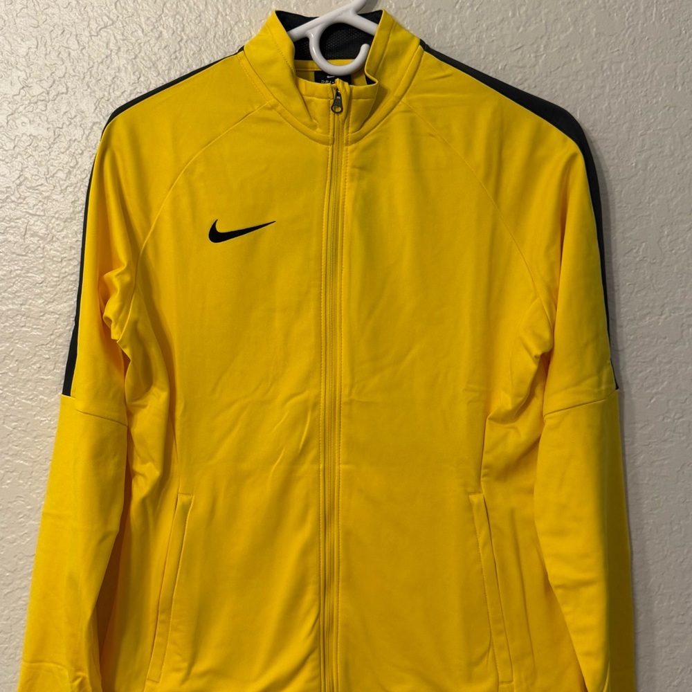 Nike Dri-FIT Yellow Jacket